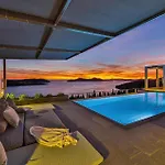 Gorgeous Home In Orasac * 오라사크